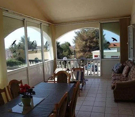 Apartment Mit Grosser Terrasse Im Obergeschoss *